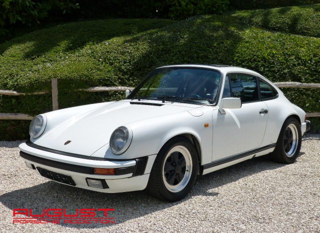 Porsche 911 Carrera  1987 complet