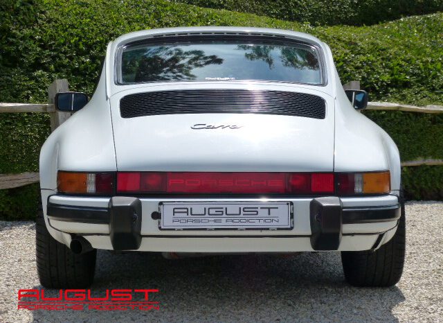 Porsche 911 Carrera  1987 complet