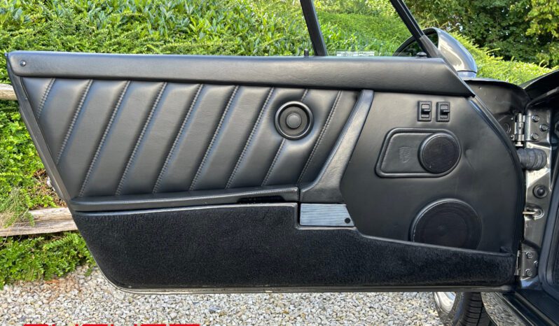 Porsche 964 Carrera 4 Cabriolet 1993 complet
