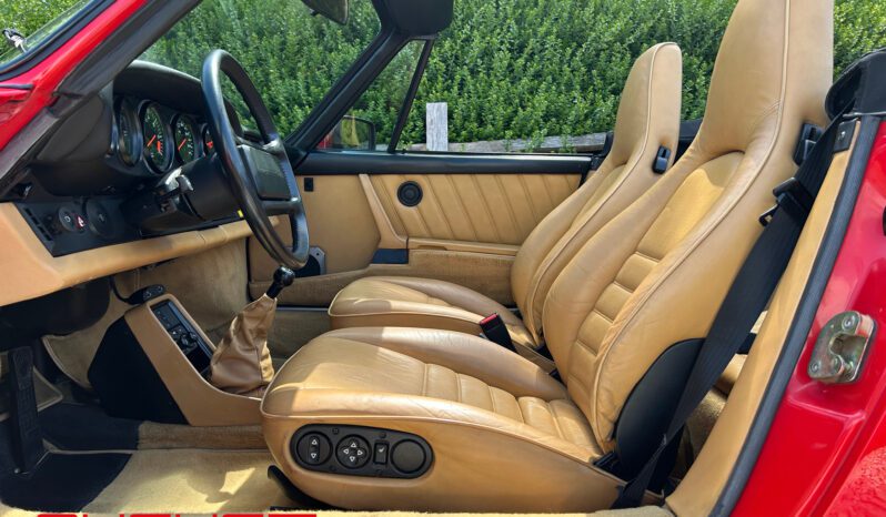 Porsche 911 Carrera 3.2 Turbo-Look 1985 complet