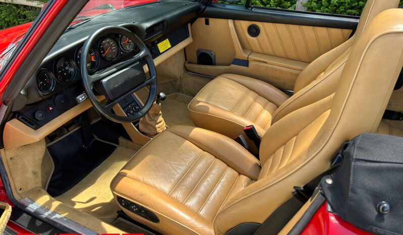 Porsche 911 Carrera 3.2 Turbo-Look 1985 complet