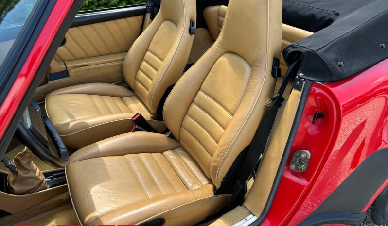 Porsche 911 Carrera 3.2 Turbo-Look 1985 complet