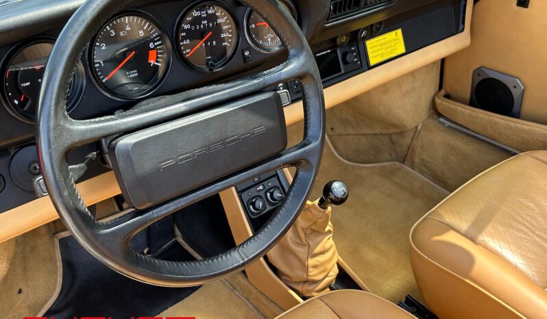 Porsche 911 Carrera 3.2 Turbo-Look 1985 complet