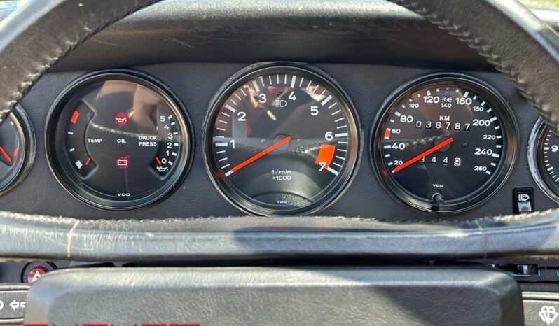 Porsche 911 Carrera 3.2 Turbo-Look 1985 complet
