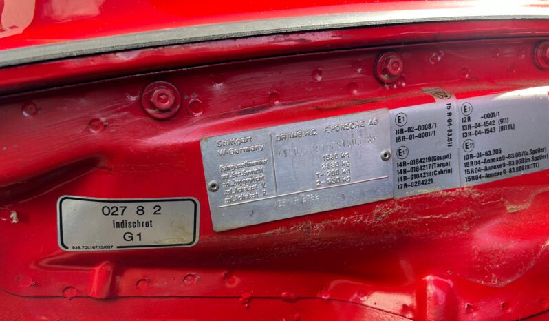 Porsche 911 Carrera 3.2 Turbo-Look 1985 complet