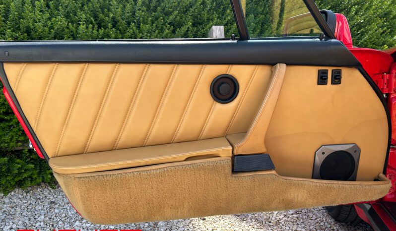 Porsche 911 Carrera 3.2 Turbo-Look 1985 complet