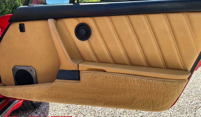 Porsche 911 Carrera 3.2 Turbo-Look 1985 complet