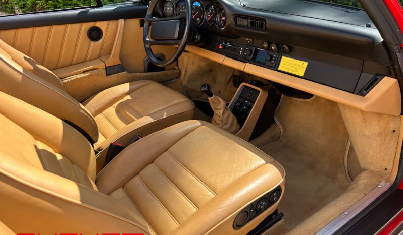 Porsche 911 Carrera 3.2 Turbo-Look 1985 complet