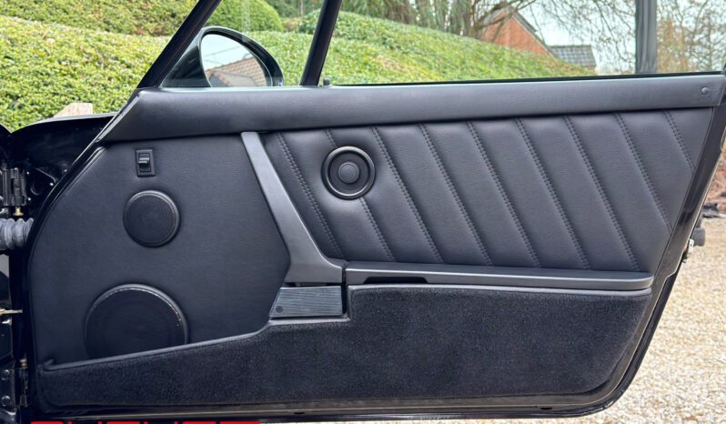 Porsche 964 Carrera 4 1993 complet