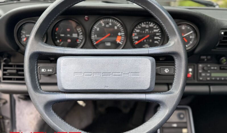 Porsche 911 Carrera 3.2 Cabriolet “Jubilé” 1988 complet