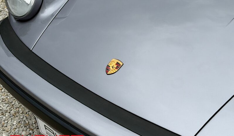 Porsche 911 Carrera 3.2 Cabriolet “Jubilé” 1988 complet