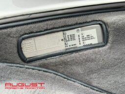 Porsche 911 Carrera 3.2 Cabriolet “Jubilé” 1988 complet