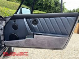 Porsche 911 Carrera 3.2 Cabriolet “Jubilé” 1988 complet