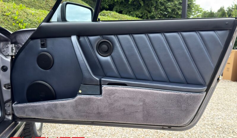 Porsche 911 Carrera 3.2 Cabriolet “Jubilé” 1988 complet