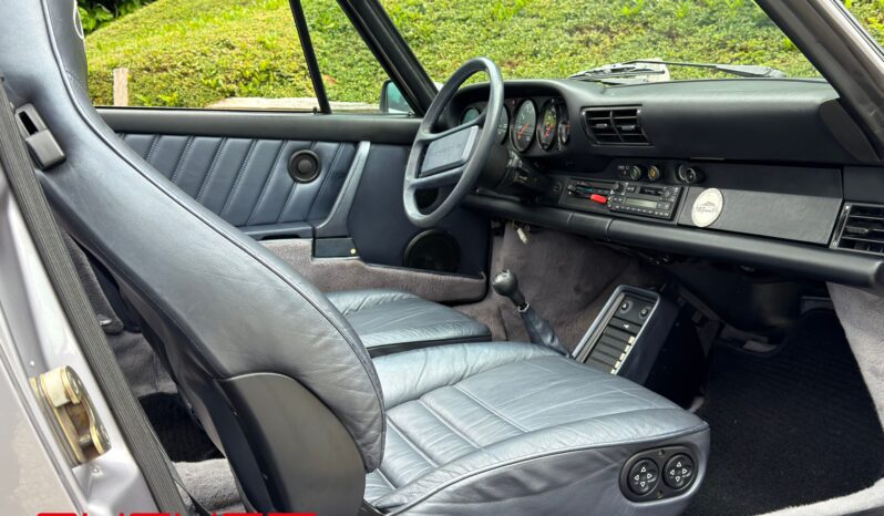 Porsche 911 Carrera 3.2 Cabriolet “Jubilé” 1988 complet
